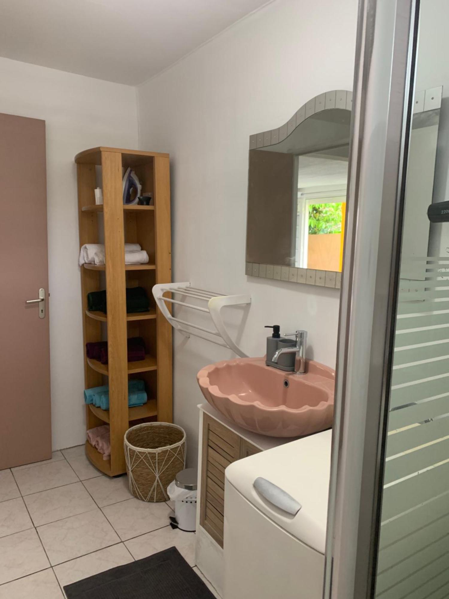 Bas De Villa De 3 Chambres Et Spa Vieux-Habitants Dış mekan fotoğraf